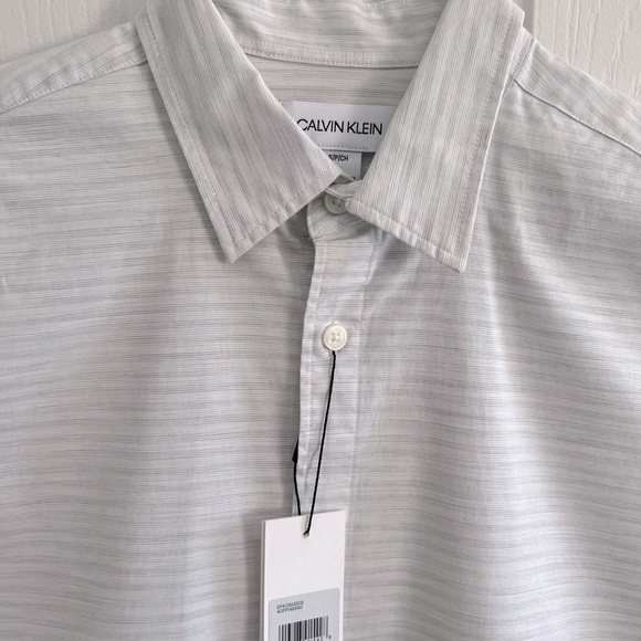 Calvin Klein Short Sleeve Button up - Picture 2 of 4